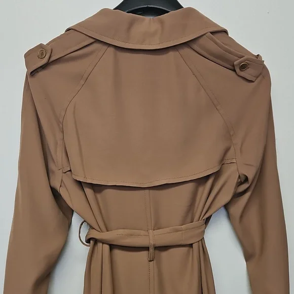 Elie Tahari Lightweight trench coat. - Picture 2 of 7
